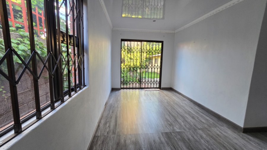 5 Bedroom Property for Sale in Navalsig Free State